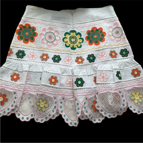 NWT Zara White Floral Embroidered Skorts - Picture 12 of 15